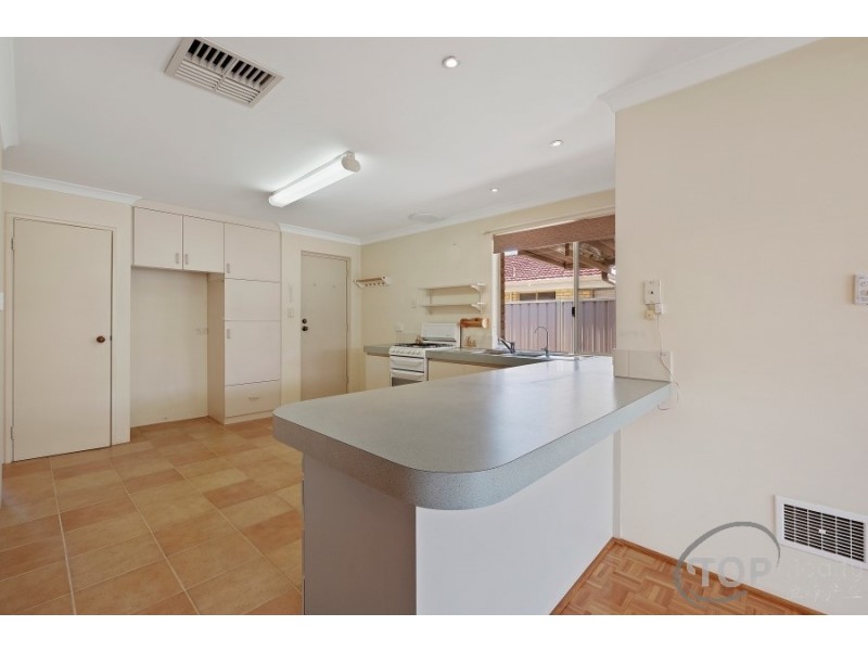 11 Hackett Pass, Winthrop WA 6150