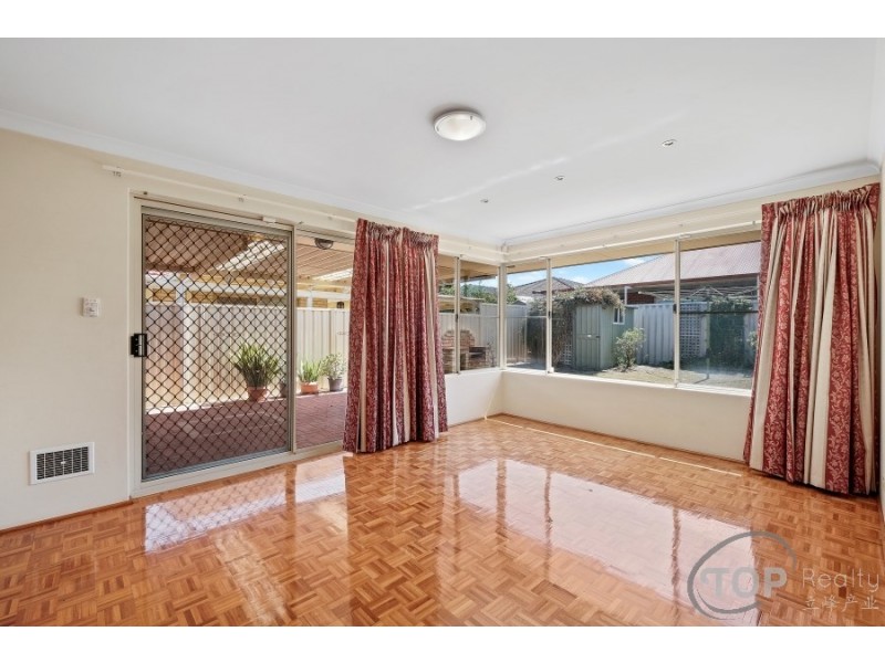 11 Hackett Pass, Winthrop WA 6150