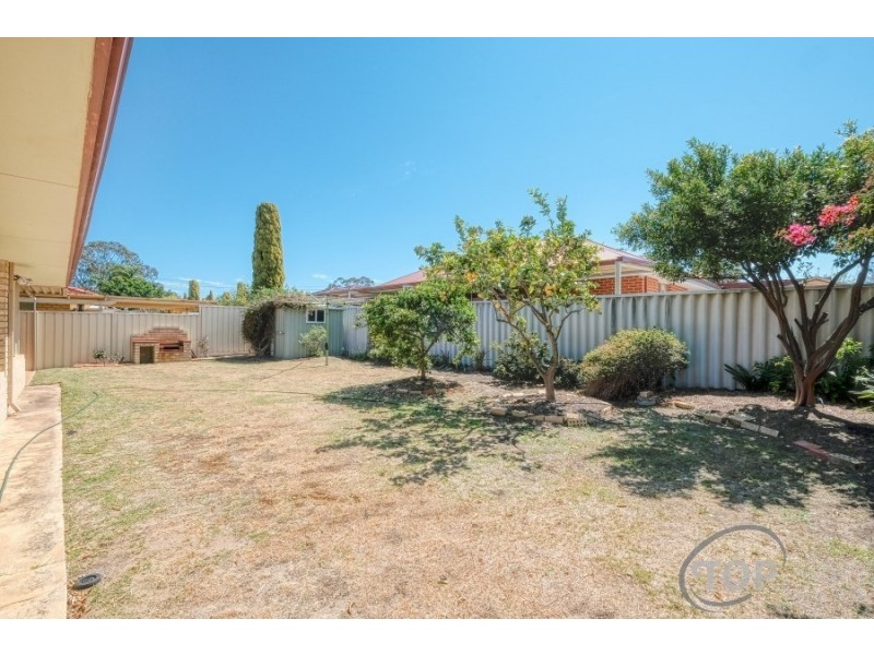 11 Hackett Pass, Winthrop WA 6150