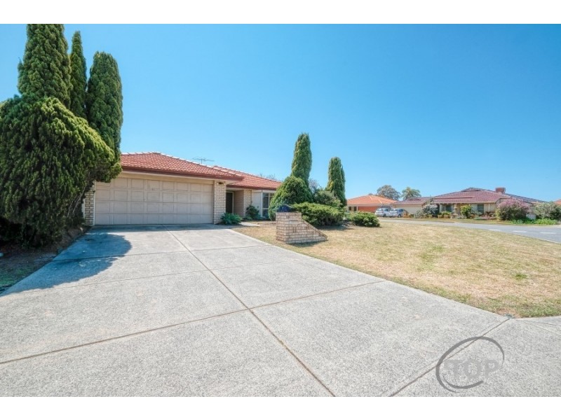 11 Hackett Pass, Winthrop WA 6150