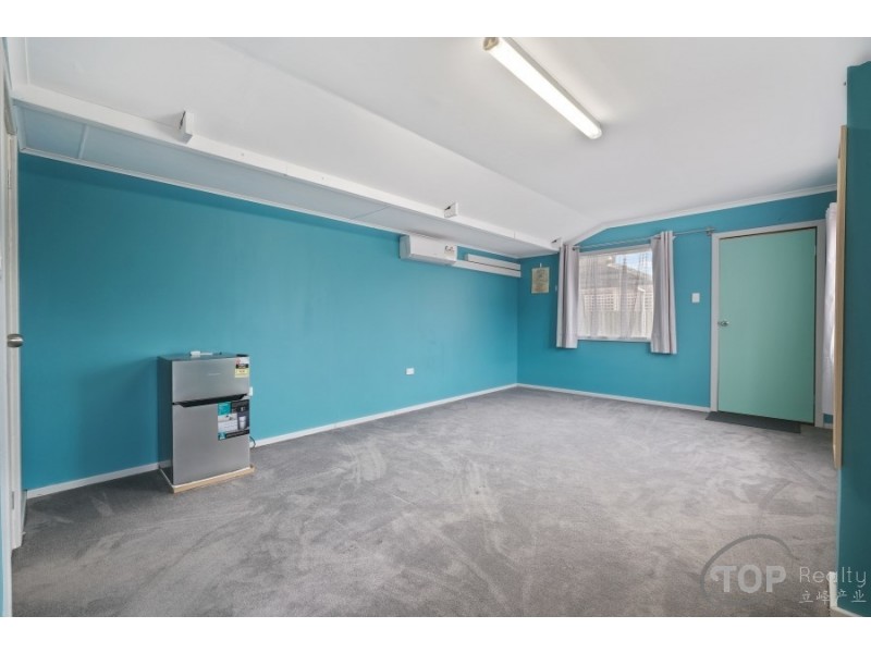 11 Merley Way, Parkwood WA 6147