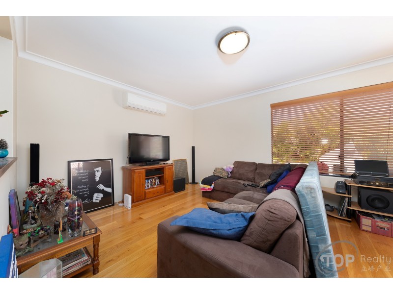 11 Lowry Street, Shelley WA 6148