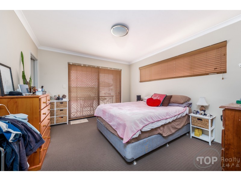 11 Lowry Street, Shelley WA 6148