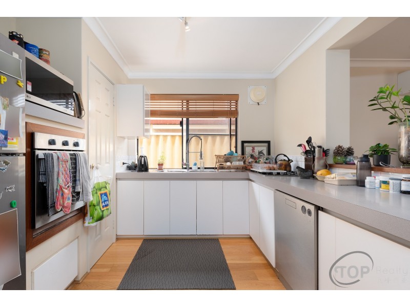 11 Lowry Street, Shelley WA 6148