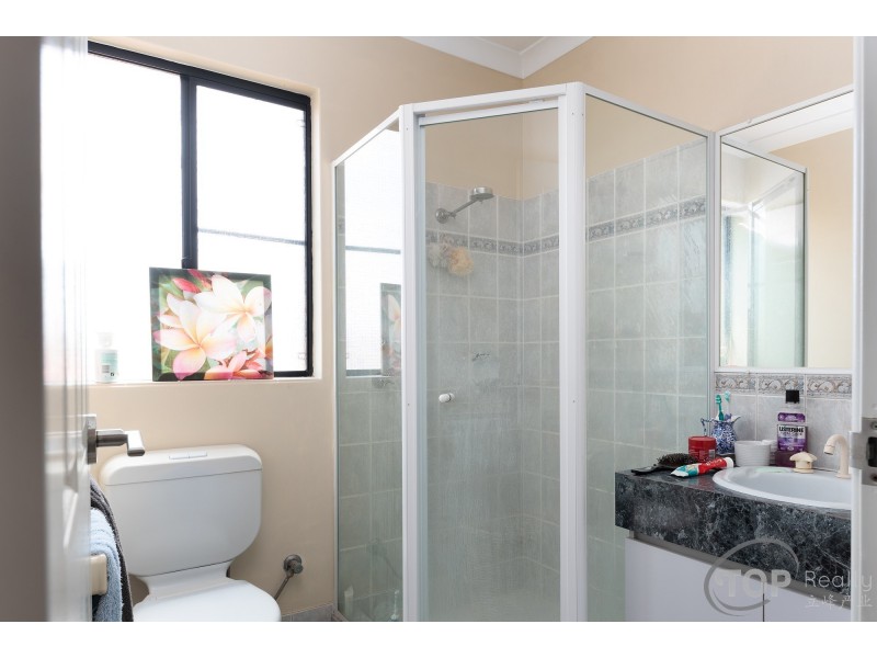 11 Lowry Street, Shelley WA 6148