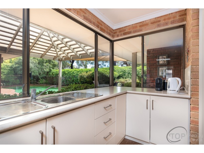 8 Rummer Way, Bateman WA 6150