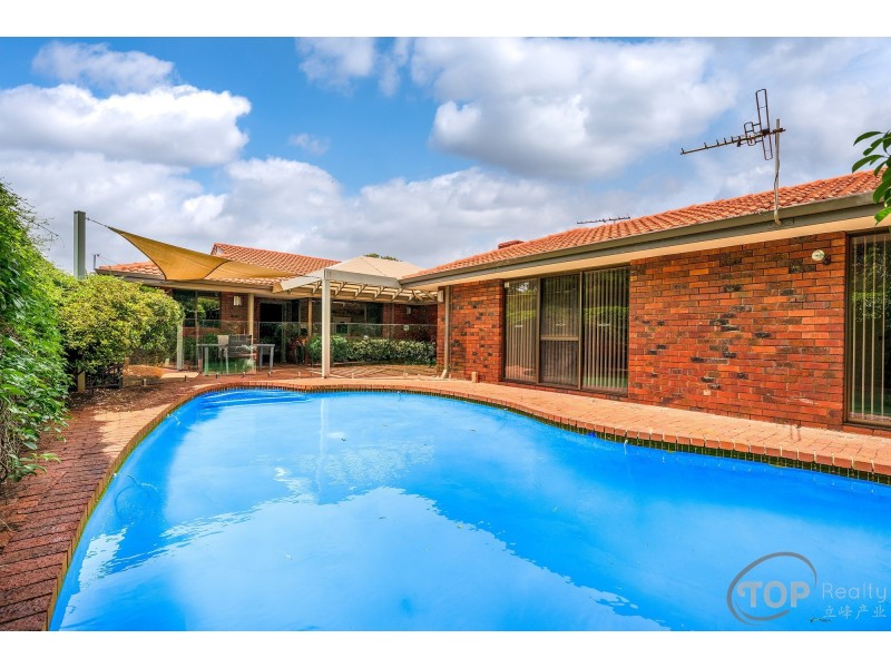 8 Rummer Way, Bateman WA 6150