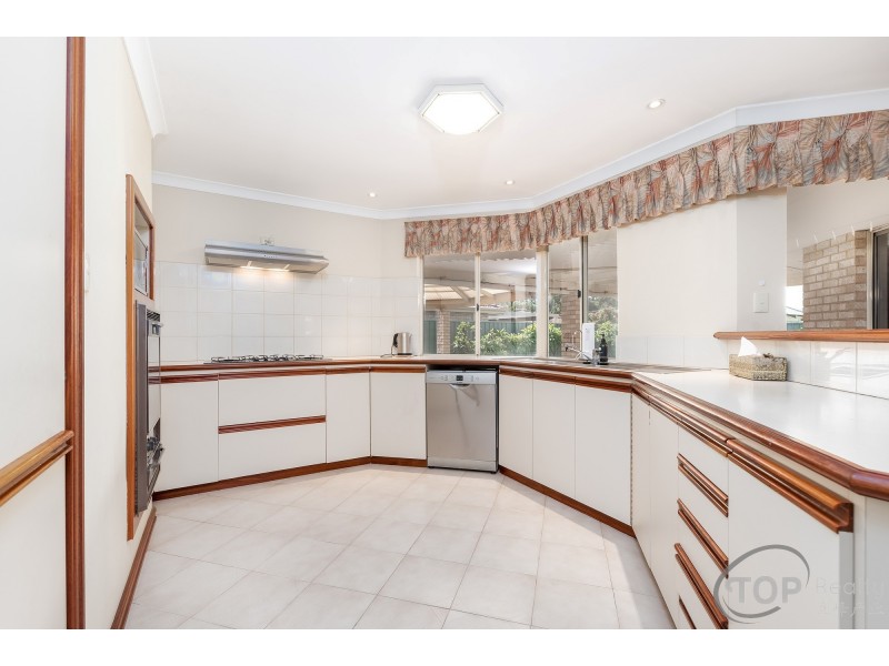 8 Curzon Court, Willetton WA 6155