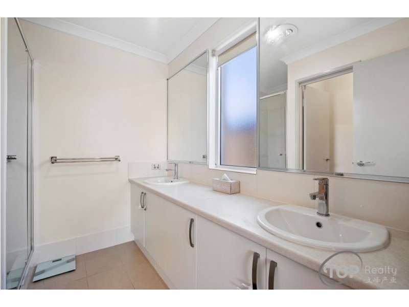 33 Tiliqua Crescent, Wandi WA 6167