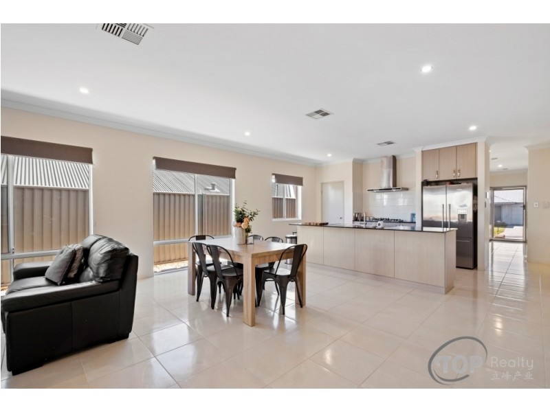 33 Tiliqua Crescent, Wandi WA 6167