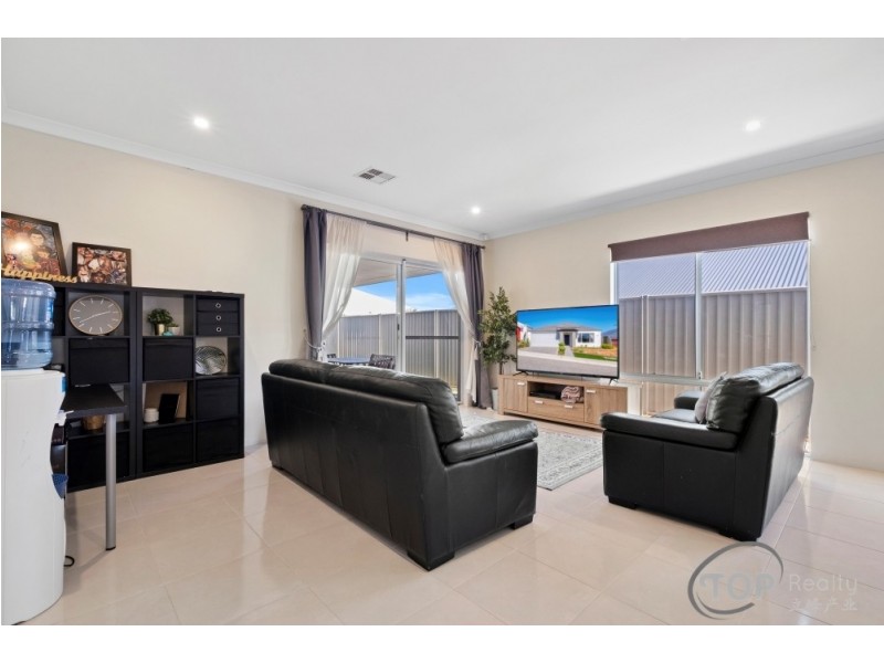 33 Tiliqua Crescent, Wandi WA 6167