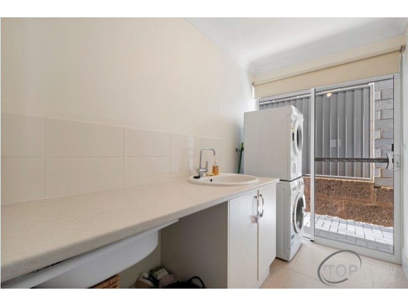 33 Tiliqua Crescent, Wandi WA 6167