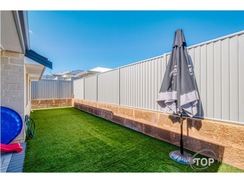 33 Tiliqua Crescent, Wandi WA 6167