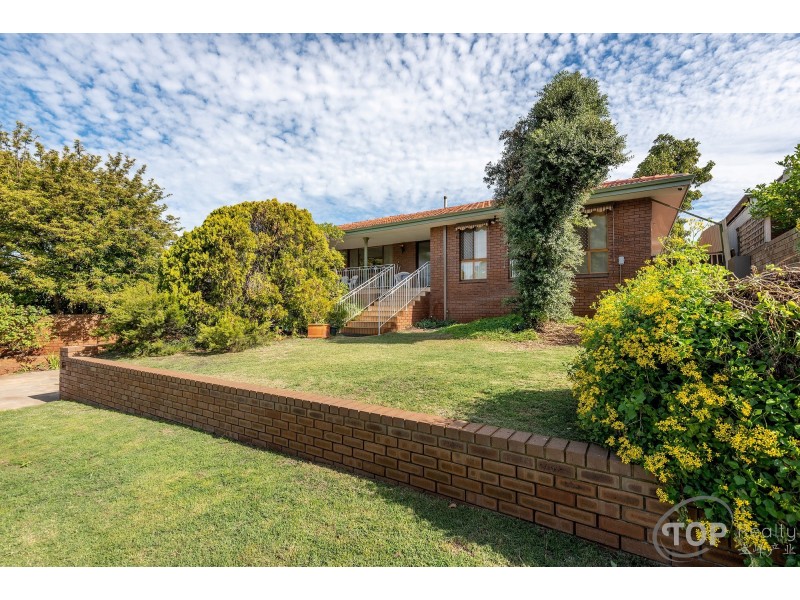 13 Pearson Crescent, Bull Creek WA 6149