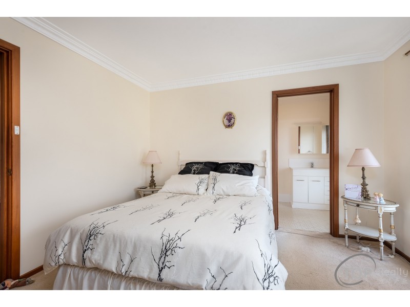 13 Pearson Crescent, Bull Creek WA 6149