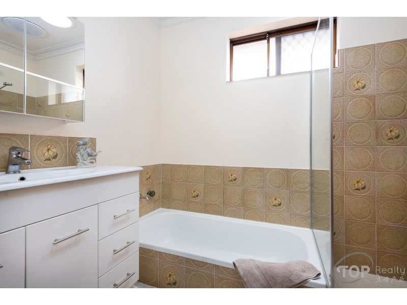 13 Pearson Crescent, Bull Creek WA 6149