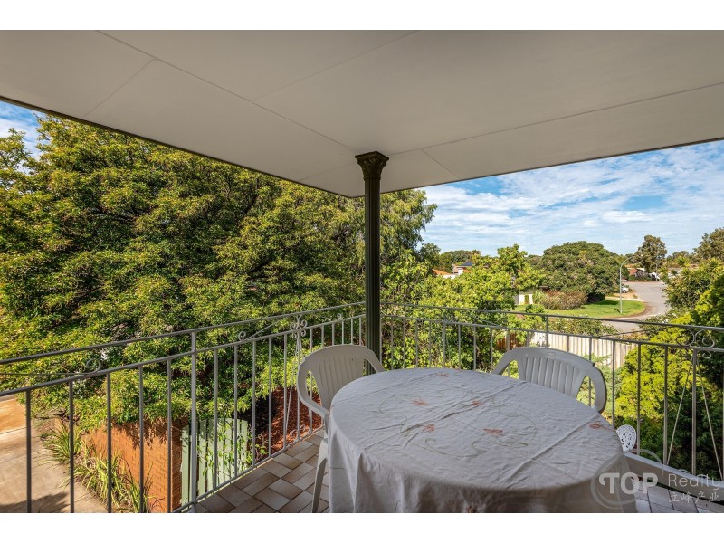 13 Pearson Crescent, Bull Creek WA 6149