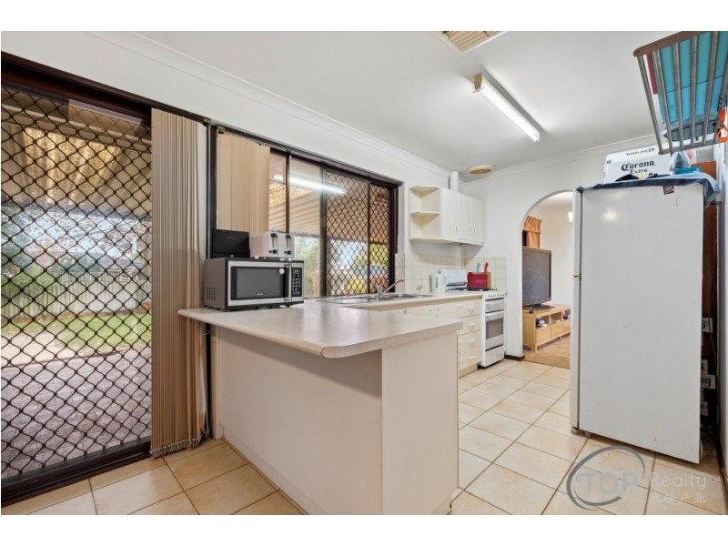 15 Glencairn Way, Parkwood WA 6147