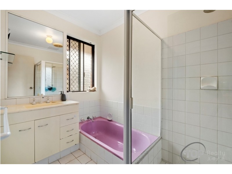 15 Glencairn Way, Parkwood WA 6147