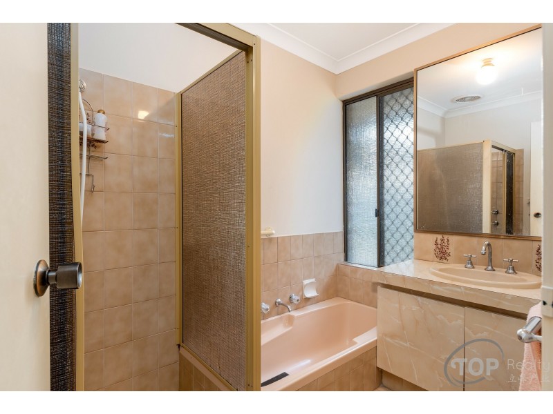 74 Glenbawn Drive, South Lake WA 6164