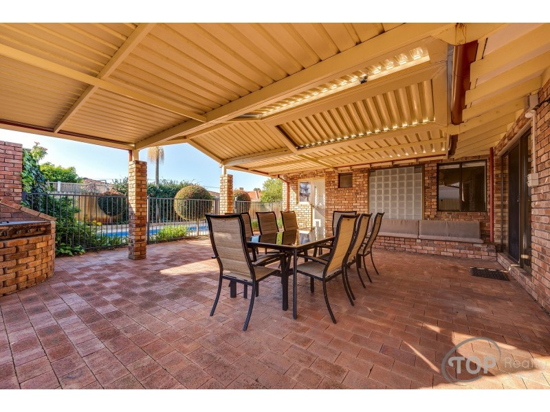 8 Davie Court, Willetton WA 6155