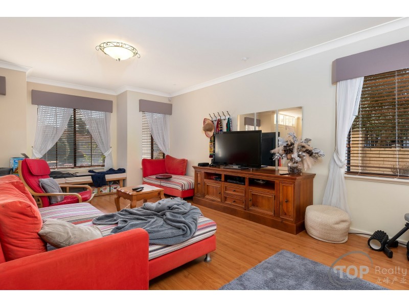 28 Lowan Loop, Karawara WA 6152