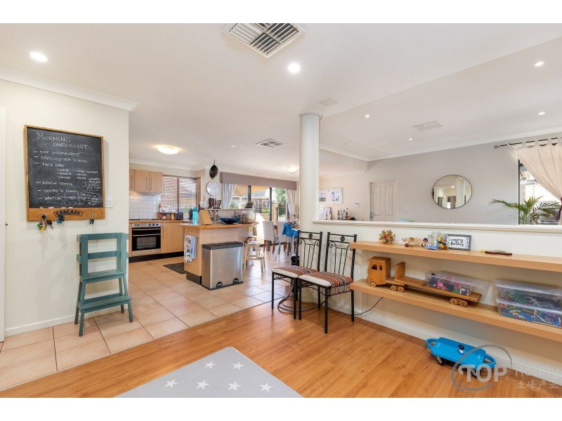 28 Lowan Loop, Karawara WA 6152