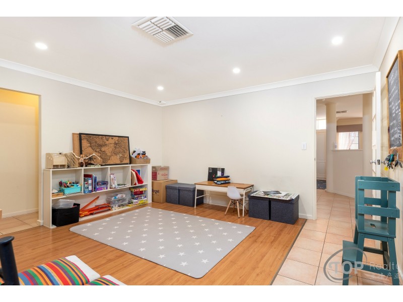 28 Lowan Loop, Karawara WA 6152