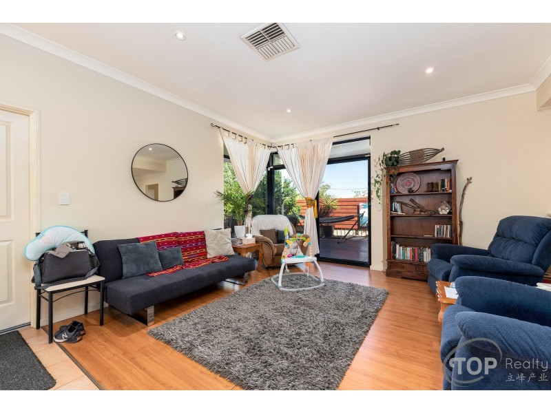 28 Lowan Loop, Karawara WA 6152