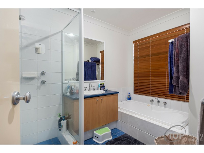 28 Lowan Loop, Karawara WA 6152