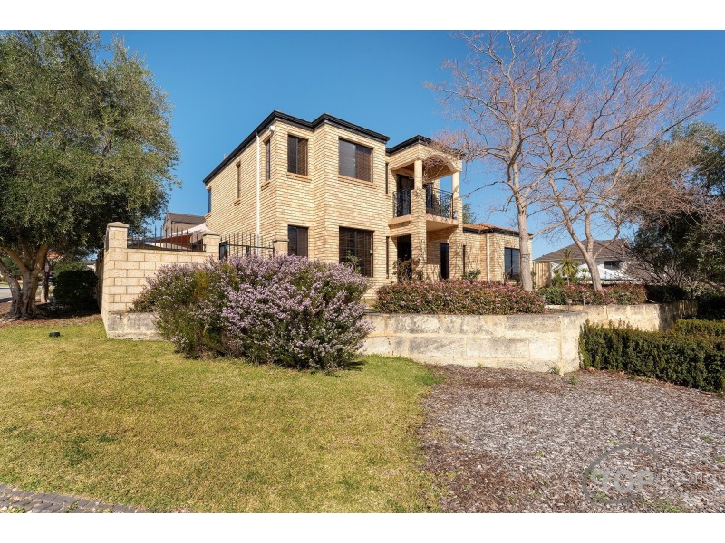 28 Lowan Loop, Karawara WA 6152