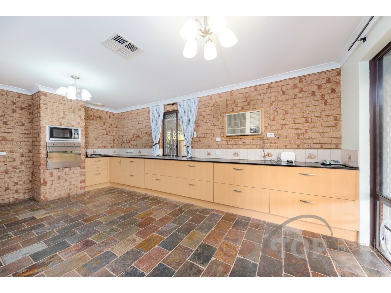 5 Moore Place, Willetton WA 6155