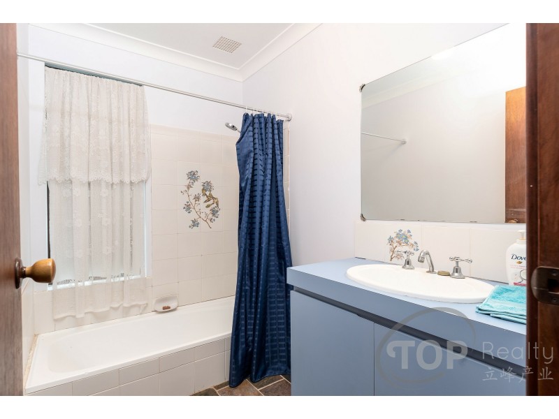 5 Moore Place, Willetton WA 6155