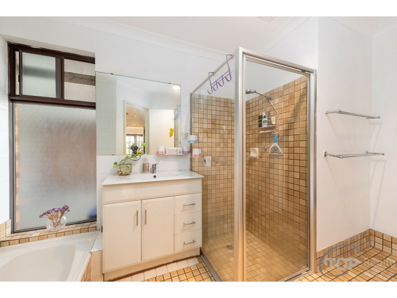 10 Lauri Court, Parkwood WA 6147