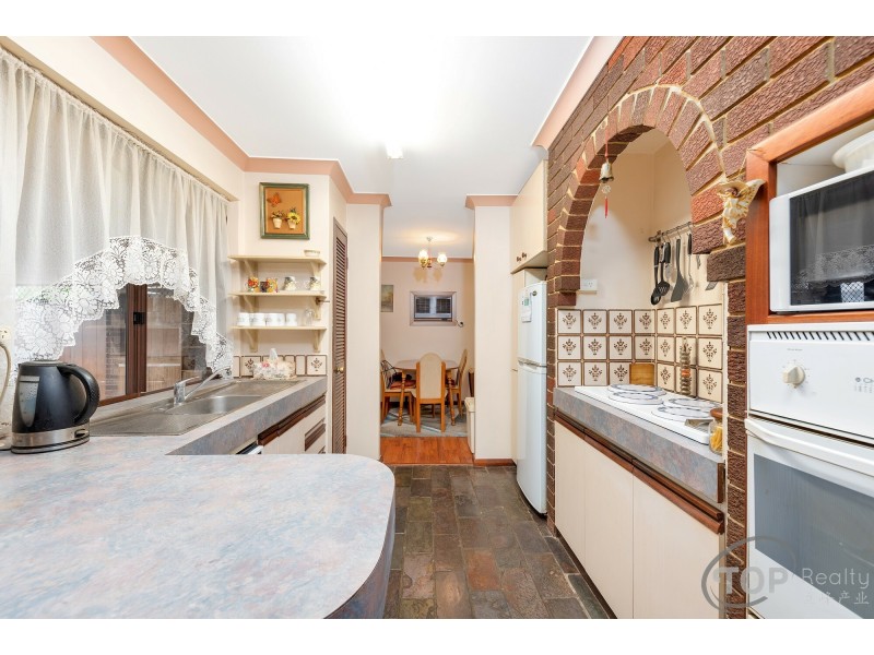 8 Lauri Court, Parkwood WA 6147