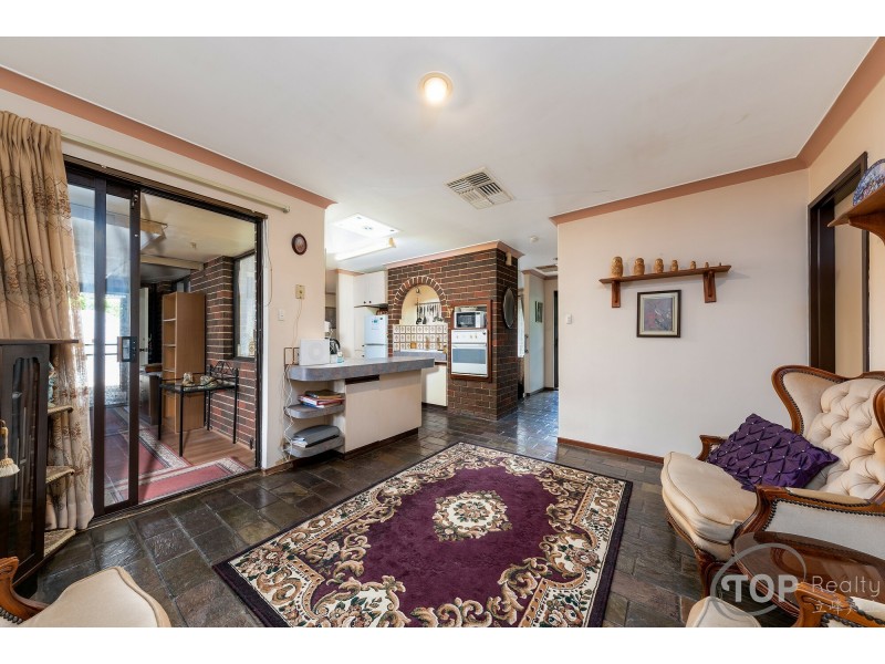 8 Lauri Court, Parkwood WA 6147