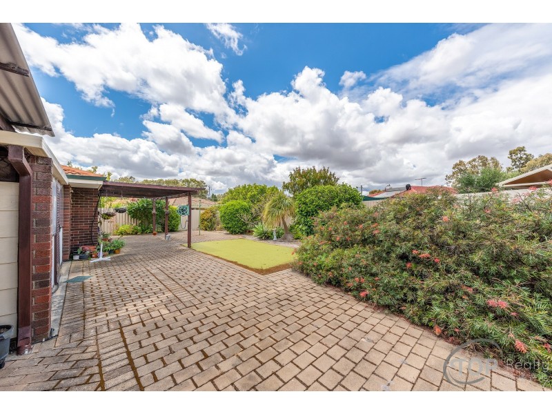 8 Lauri Court, Parkwood WA 6147