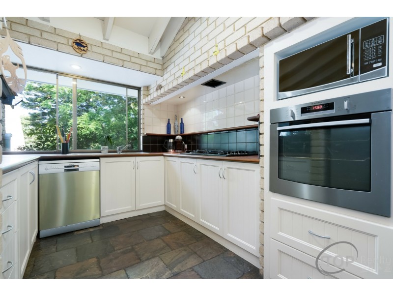 25 Farleigh Drive, Willetton WA 6155