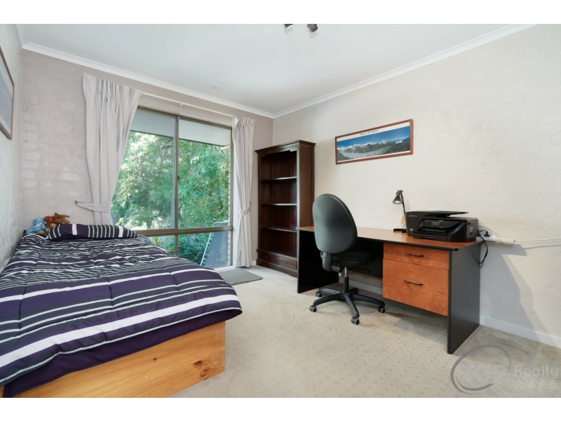 25 Farleigh Drive, Willetton WA 6155