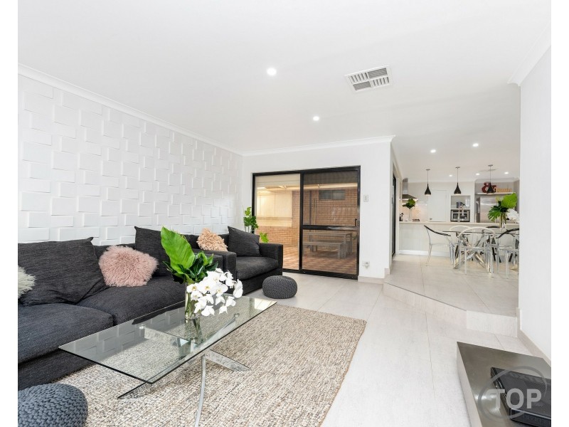 36 Hillock Circle, Leeming WA 6149