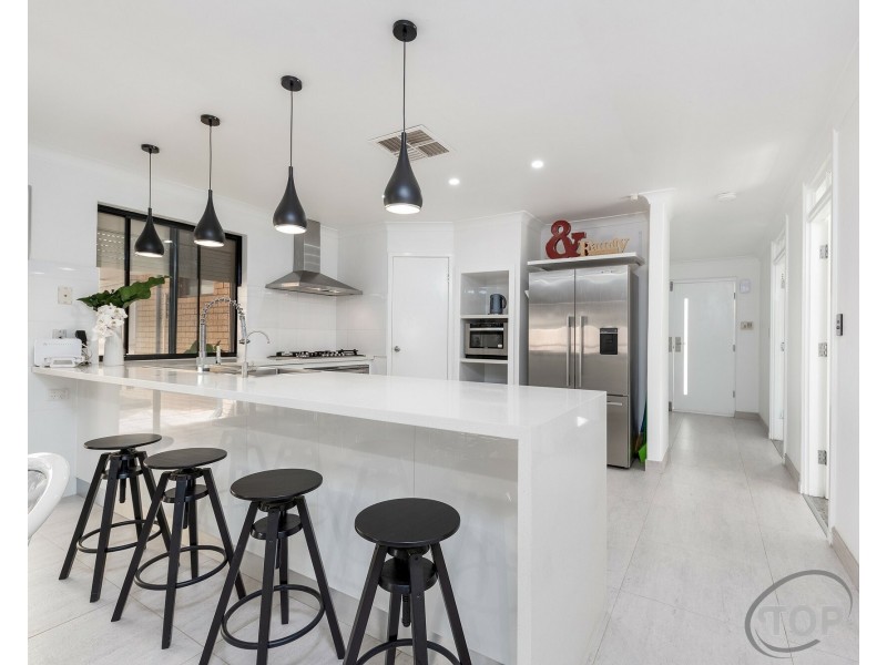 36 Hillock Circle, Leeming WA 6149