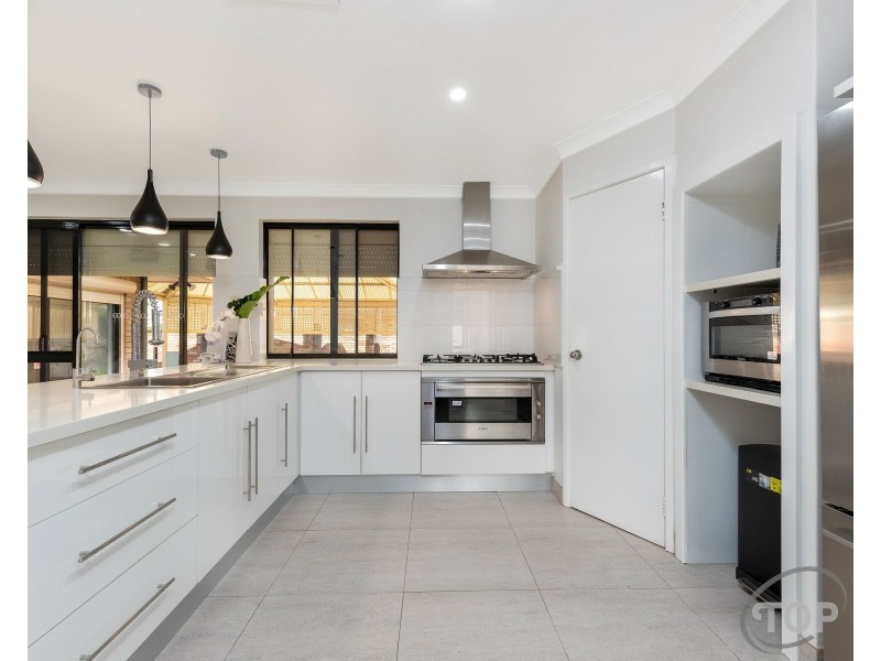 36 Hillock Circle, Leeming WA 6149