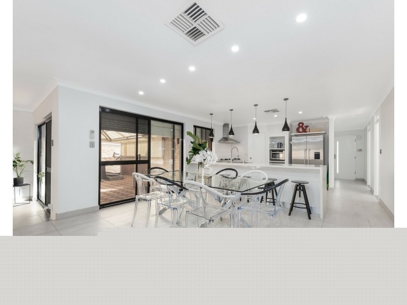 36 Hillock Circle, Leeming WA 6149