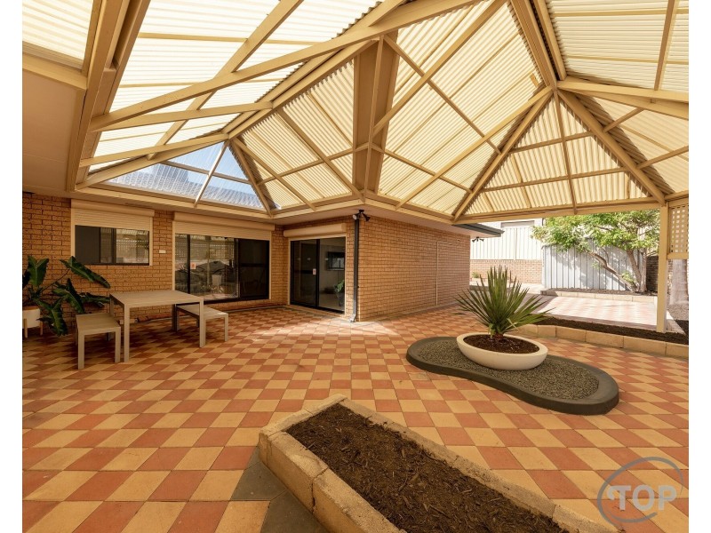 36 Hillock Circle, Leeming WA 6149