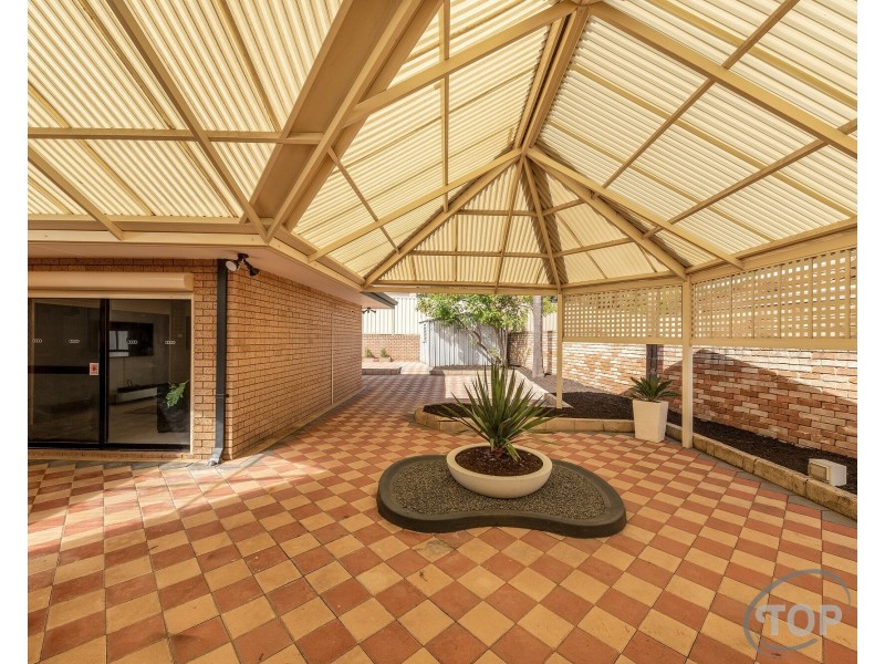 36 Hillock Circle, Leeming WA 6149