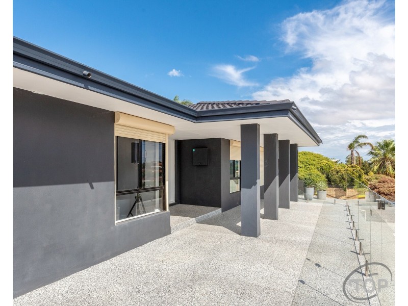 36 Hillock Circle, Leeming WA 6149