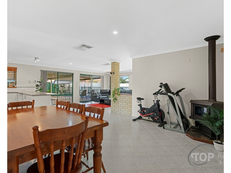 42 Sugarwood Drive, Thornlie WA 6108