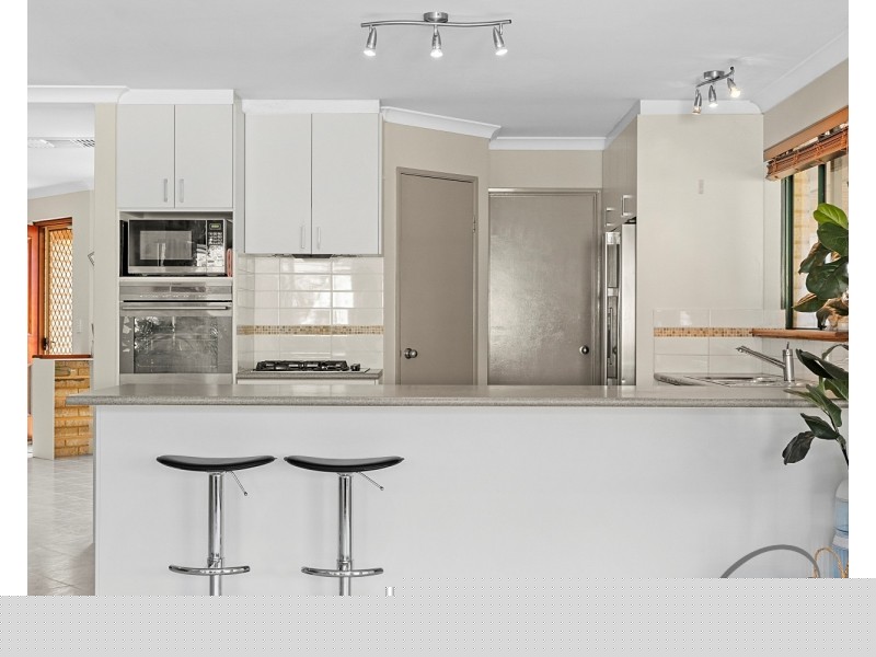 42 Sugarwood Drive, Thornlie WA 6108