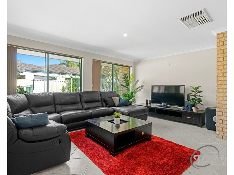 42 Sugarwood Drive, Thornlie WA 6108