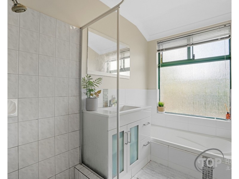 42 Sugarwood Drive, Thornlie WA 6108